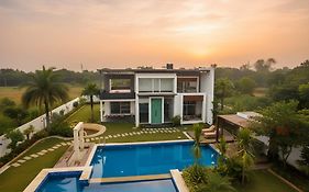 Stayvista La Paradise Luxurry 2Br Villa In Amritsar With Private Pool & Lawn